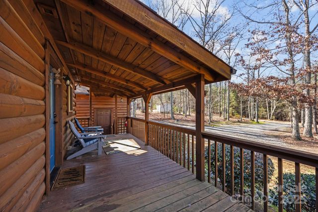 749 Henry Thompson Road, Tryon, NC 28782