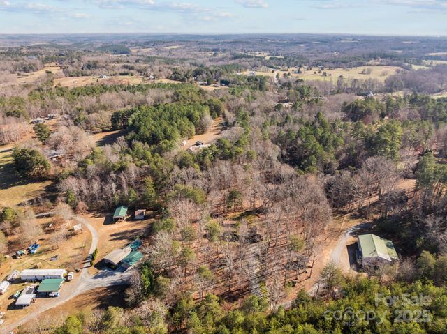 749 Henry Thompson Road, Tryon, NC 28782