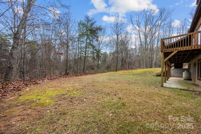 749 Henry Thompson Road, Tryon, NC 28782