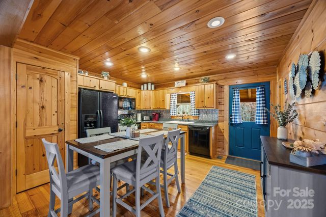 749 Henry Thompson Road, Tryon, NC 28782