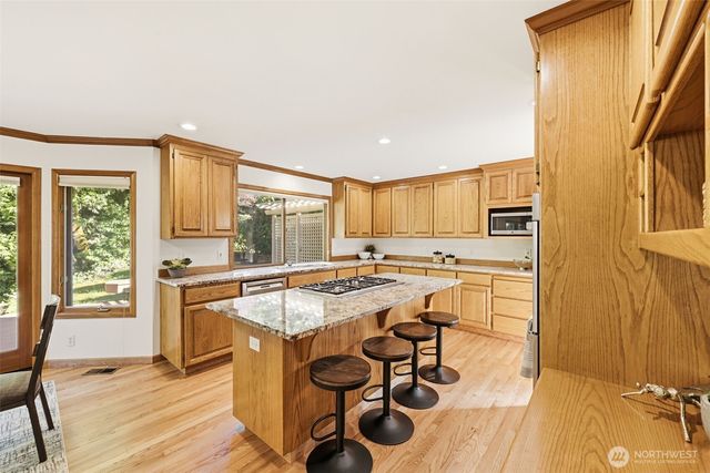 5570 176th Place SE, Bellevue, WA 98006