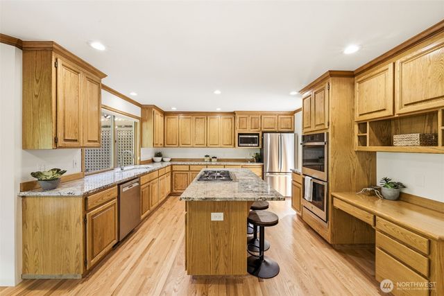 5570 176th Place SE, Bellevue, WA 98006