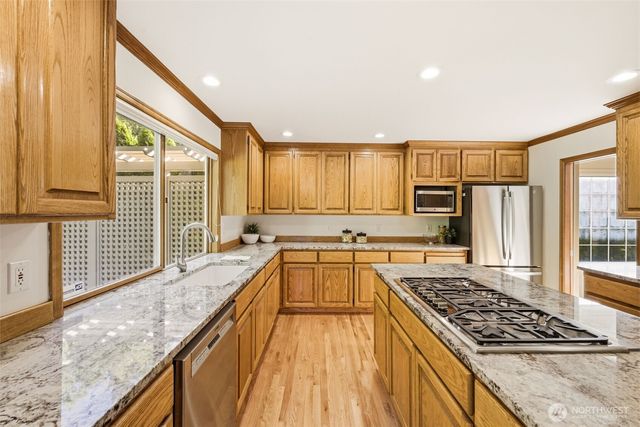 5570 176th Place SE, Bellevue, WA 98006