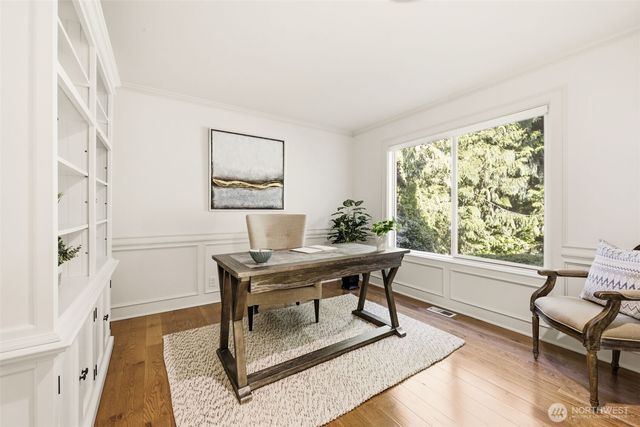5570 176th Place SE, Bellevue, WA 98006