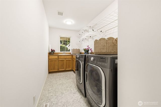 5570 176th Place SE, Bellevue, WA 98006