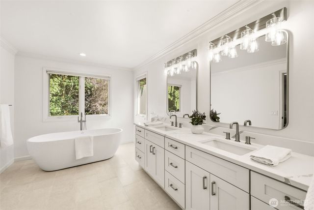 5570 176th Place SE, Bellevue, WA 98006