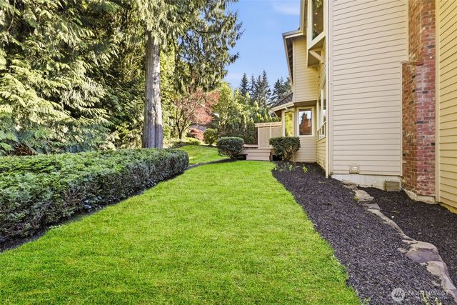 5570 176th Place SE, Bellevue, WA 98006