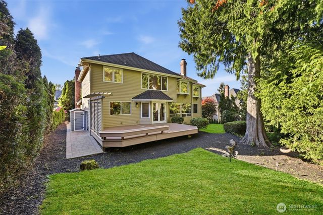 5570 176th Place SE, Bellevue, WA 98006