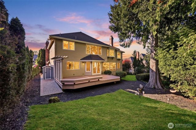 5570 176th Place SE, Bellevue, WA 98006