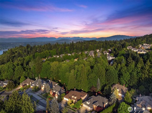 5570 176th Place SE, Bellevue, WA 98006