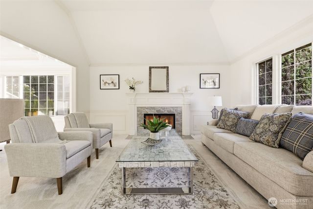 5570 176th Place SE, Bellevue, WA 98006