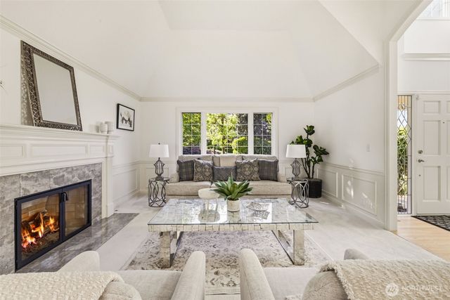 5570 176th Place SE, Bellevue, WA 98006