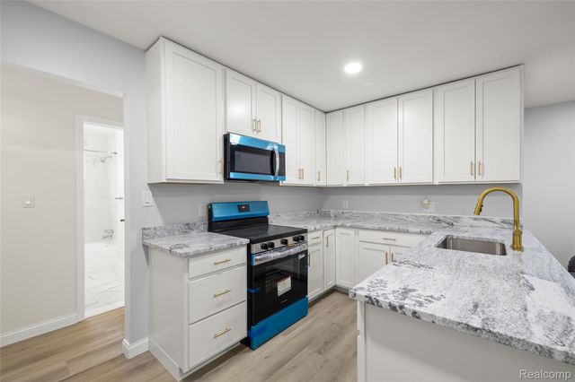 34600 Michelle Drive, Romulus, MI 48174