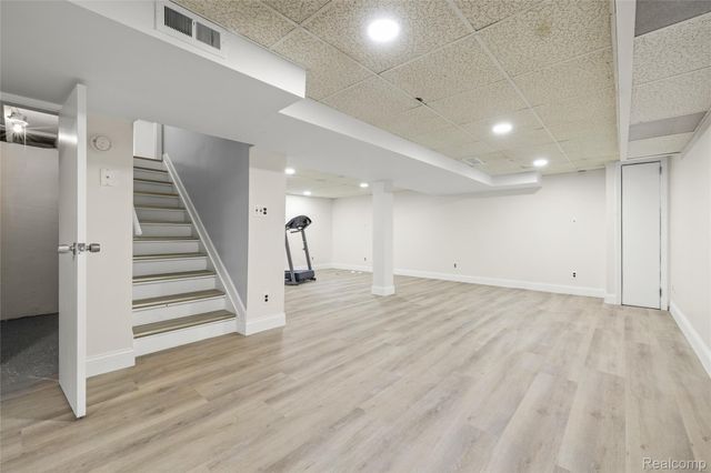 34600 Michelle Drive, Romulus, MI 48174