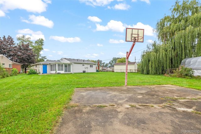 34600 Michelle Drive, Romulus, MI 48174