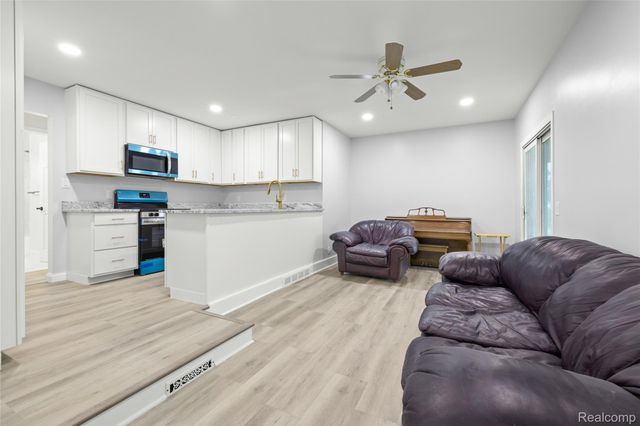 34600 Michelle Drive, Romulus, MI 48174