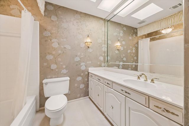 11747 Lakeside Place Drive, Houston, TX 77077