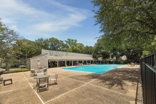 11747 Lakeside Place Drive, Houston, TX 77077