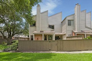 11747 Lakeside Place Drive, Houston, TX 77077