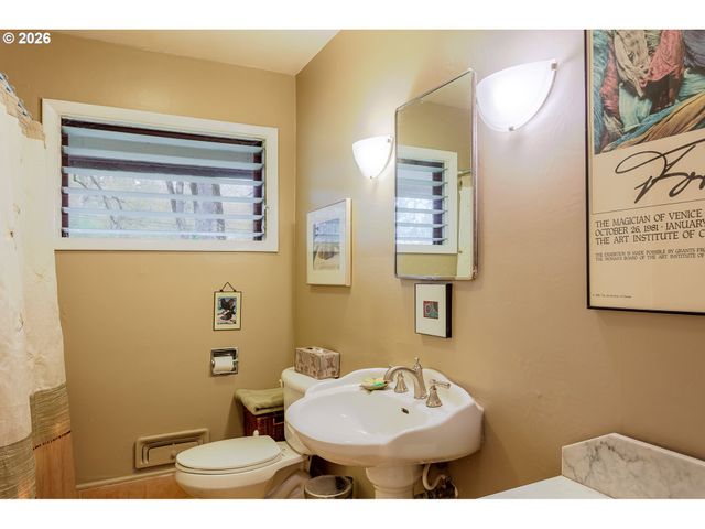 533 E 40TH Ave, Eugene, OR 97405