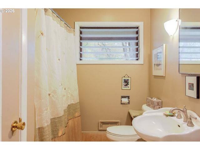 533 E 40TH Ave, Eugene, OR 97405