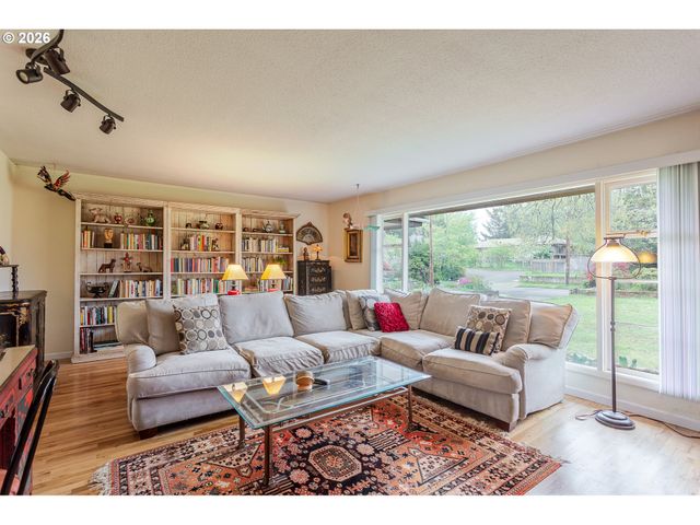 533 E 40TH Ave, Eugene, OR 97405