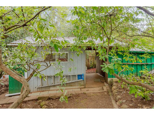 533 E 40TH Ave, Eugene, OR 97405