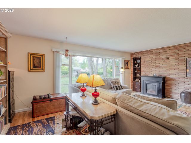 533 E 40TH Ave, Eugene, OR 97405