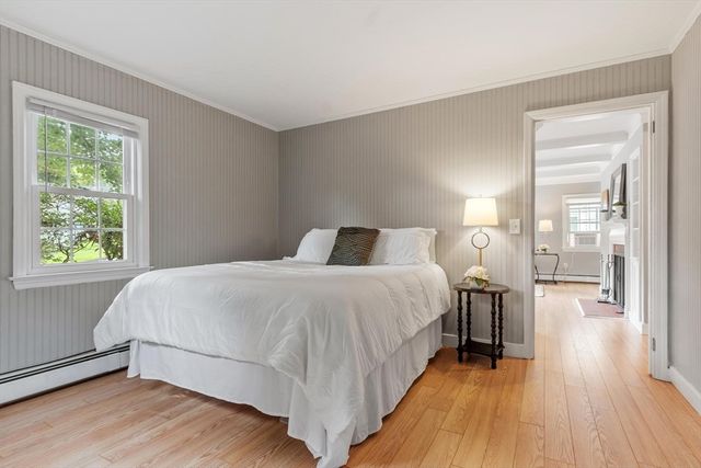 14 Meadow Ln, Worcester, MA 01602