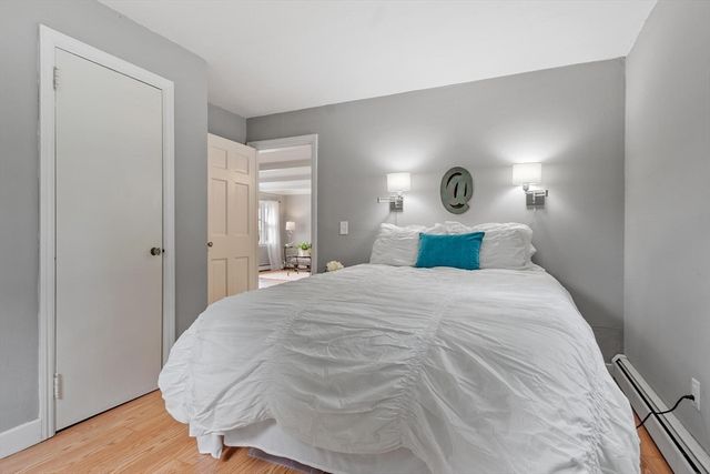 14 Meadow Ln, Worcester, MA 01602