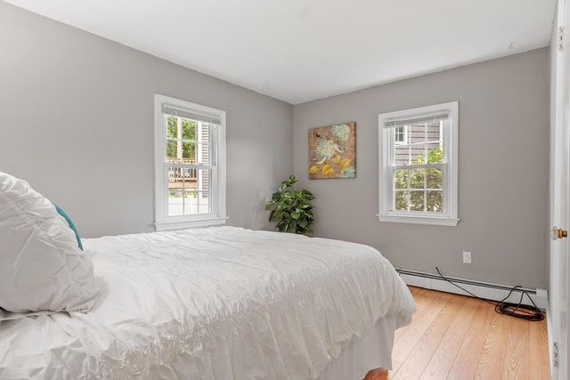 14 Meadow Ln, Worcester, MA 01602