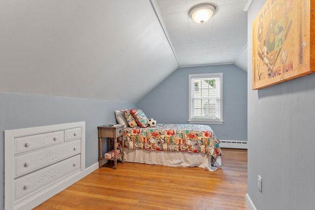 14 Meadow Ln, Worcester, MA 01602