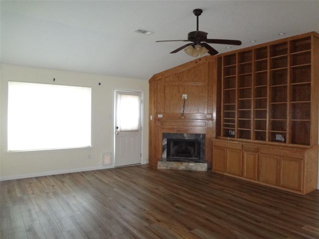 12105 La Salle Crossing, Conroe, TX 77304