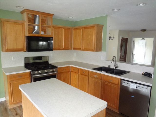 12105 La Salle Crossing, Conroe, TX 77304