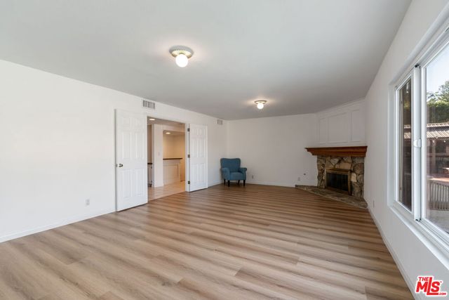 19 La Paz Court, Simi Valley, CA 93065