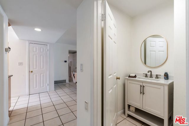 19 La Paz Court, Simi Valley, CA 93065