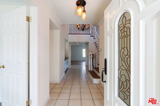 19 La Paz Court, Simi Valley, CA 93065