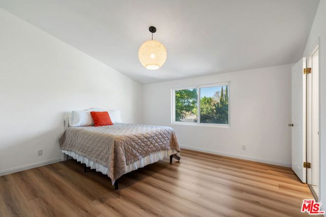 19 La Paz Court, Simi Valley, CA 93065