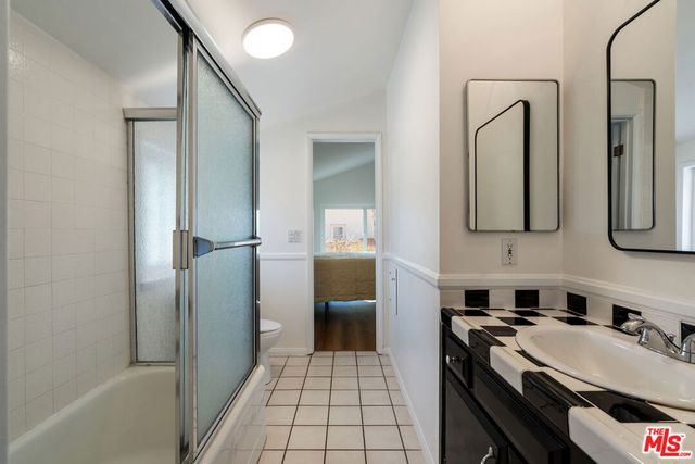 19 La Paz Court, Simi Valley, CA 93065