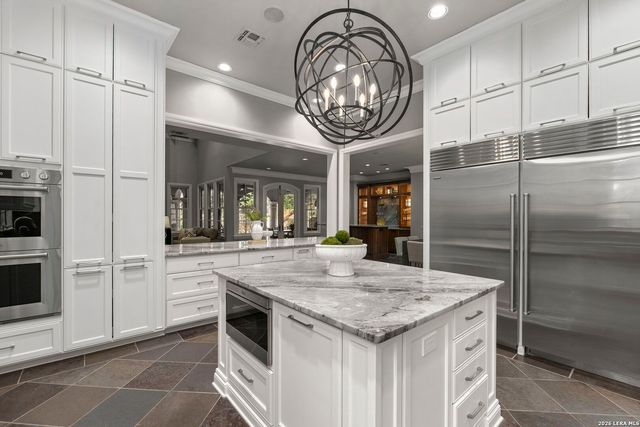 829 Contour Drive, San Antonio, TX 78212