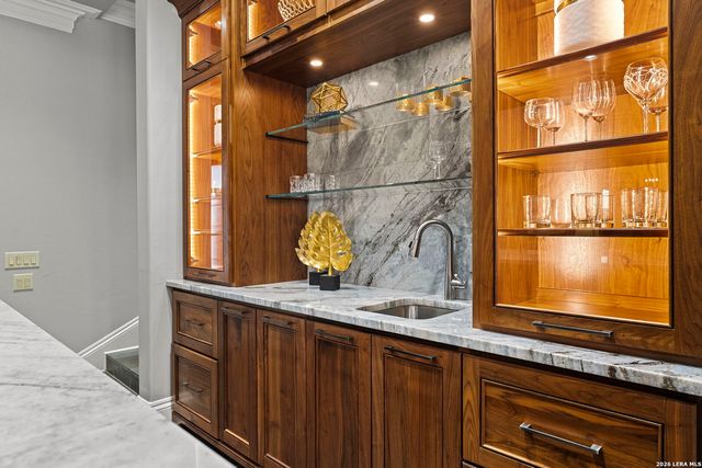 829 Contour Drive, San Antonio, TX 78212