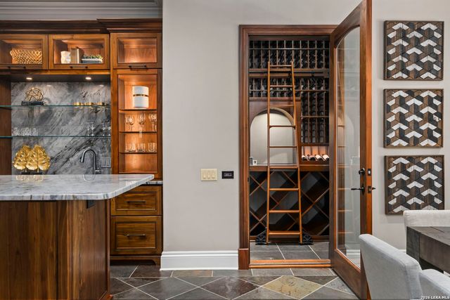 829 Contour Drive, San Antonio, TX 78212