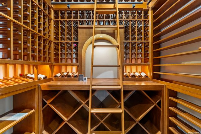 829 Contour Drive, San Antonio, TX 78212