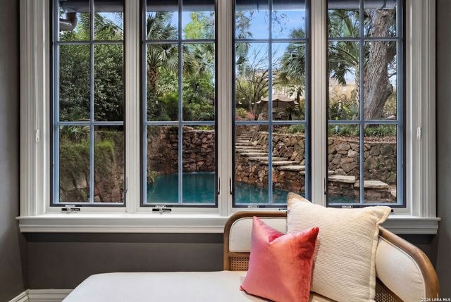 829 Contour Drive, San Antonio, TX 78212