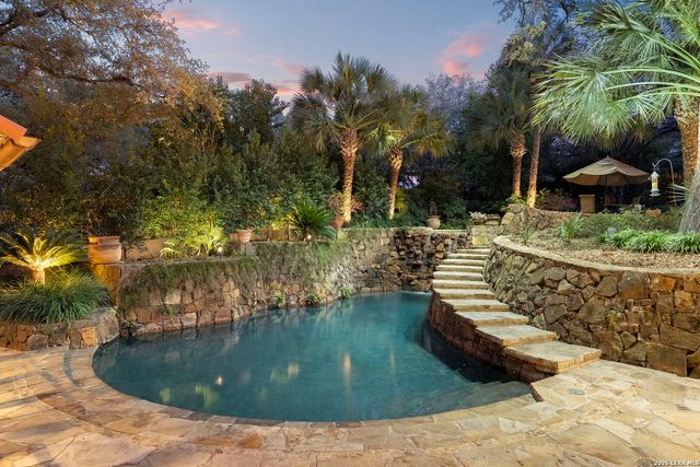 829 Contour Drive, San Antonio, TX 78212