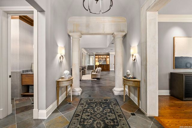 829 Contour Drive, San Antonio, TX 78212