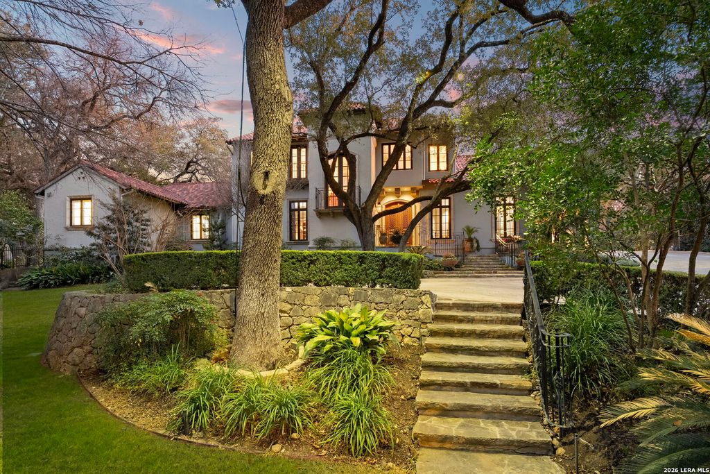 829 Contour Drive, San Antonio, TX 78212