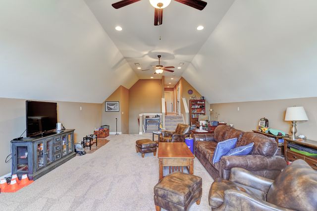 1076 Summerstar Cir, Gallatin, TN 37066