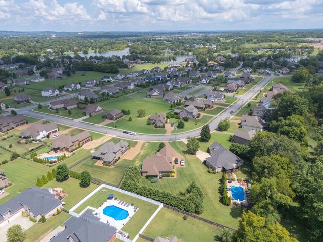 1076 Summerstar Cir, Gallatin, TN 37066