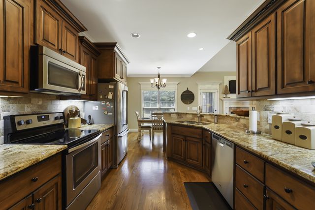 1076 Summerstar Cir, Gallatin, TN 37066